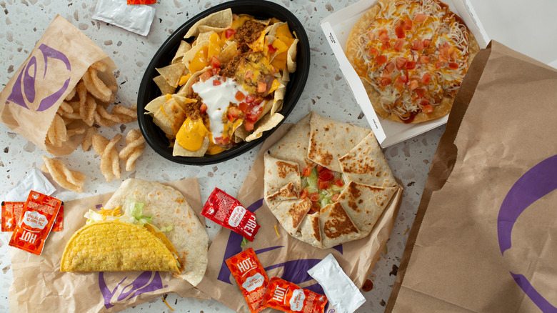 A top down view of a Taco Bell combo meal