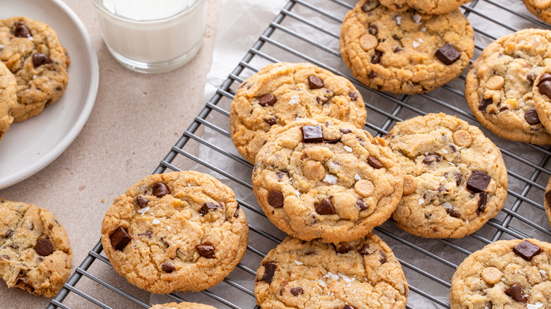 Cookies on a cooling rack