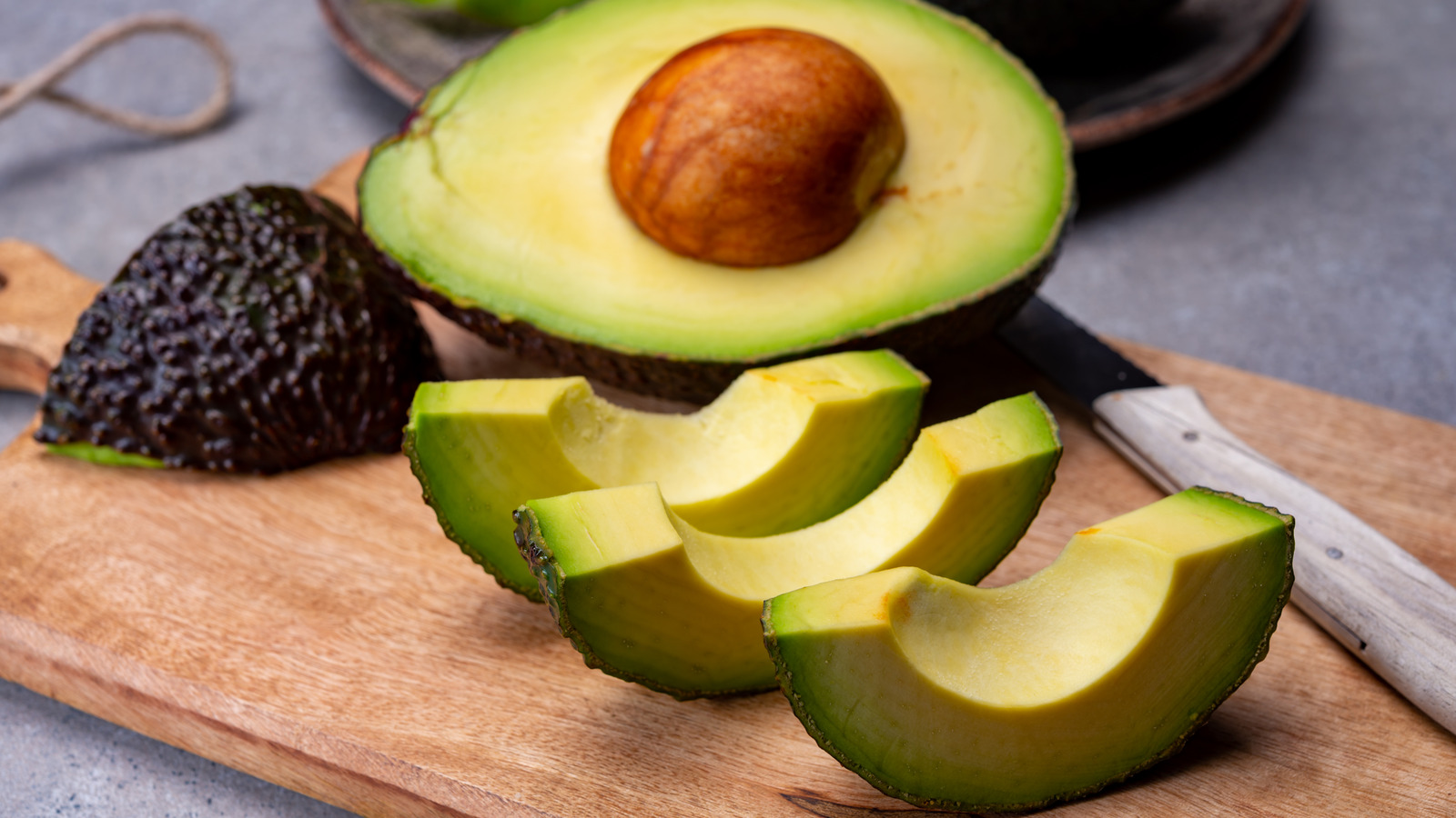 Avocado Basics : How to Cut, Peel and Prep an Avocado