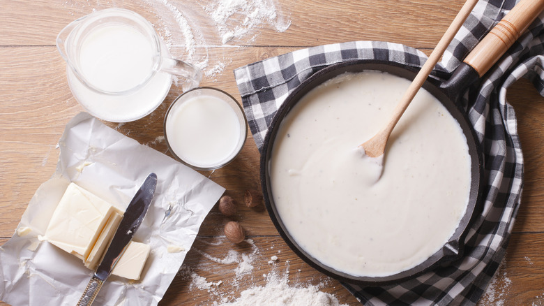 All the ingredients necessary to prepare a bechamel sauce are on display.