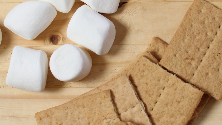 Marshmallows and graham crackers