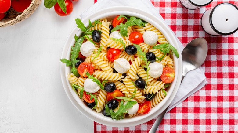 Caprese pasta salad made with fusilli