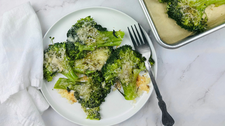 za'atar and parmesan smashed broccoli on plate