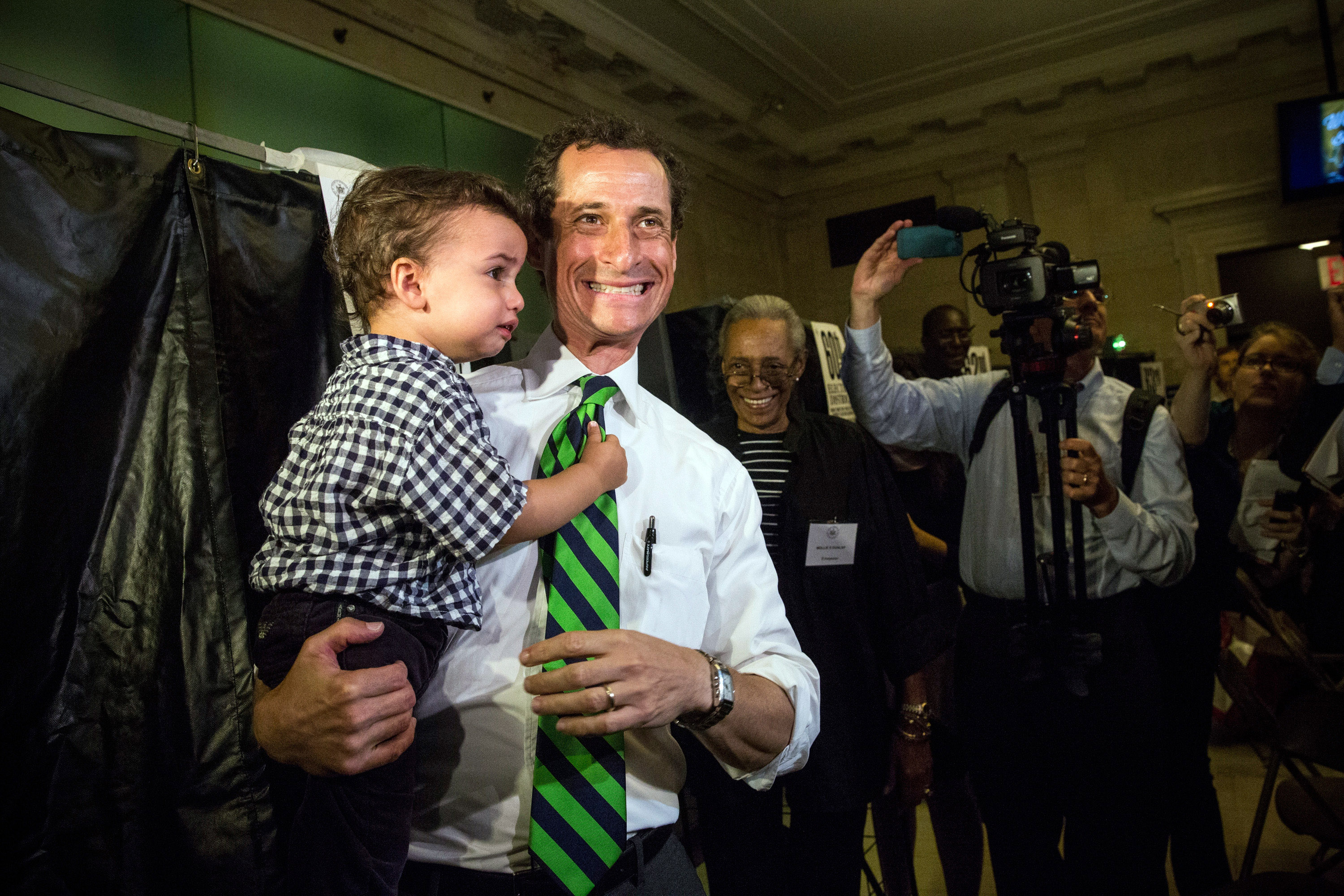 Anthony Weiner Casts Vote In NYC Mayoral Primary Election