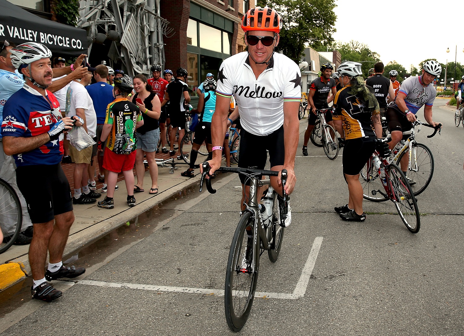 Lance Armstrong Rides In RAGBRAI