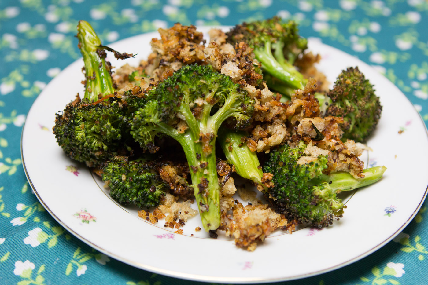 crispy-roasted-parmesan-broccoli-recipe