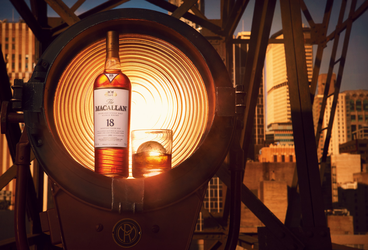 The macallan. Macallan Annie Leibovitz виски. Macallan Distillery. Перегонный куб для виски Macallan. Макаллан реклама.