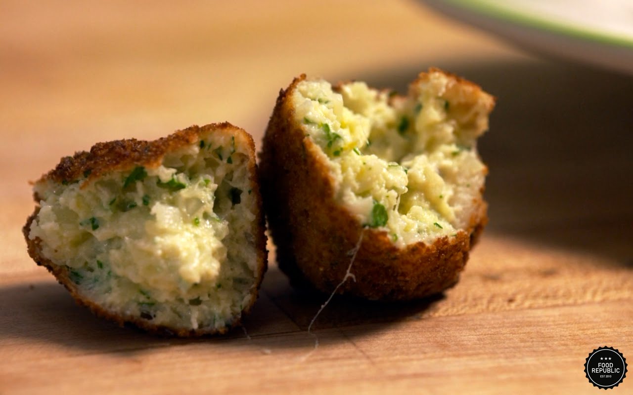 How To Make Cheesy Garlic Bombs - Food Republic