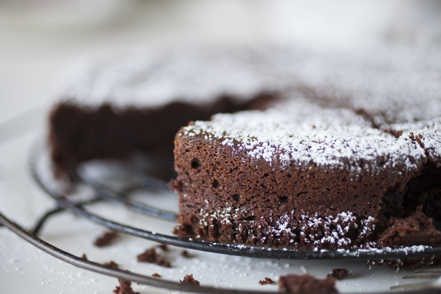 How To Make Gluten Free Chocolate Olive Oil Cake Food Republic
