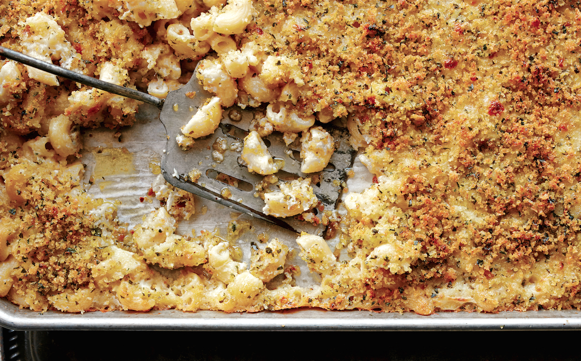 Sheet Pan Mac And Cheese Means Every Bite Is Crunchy!